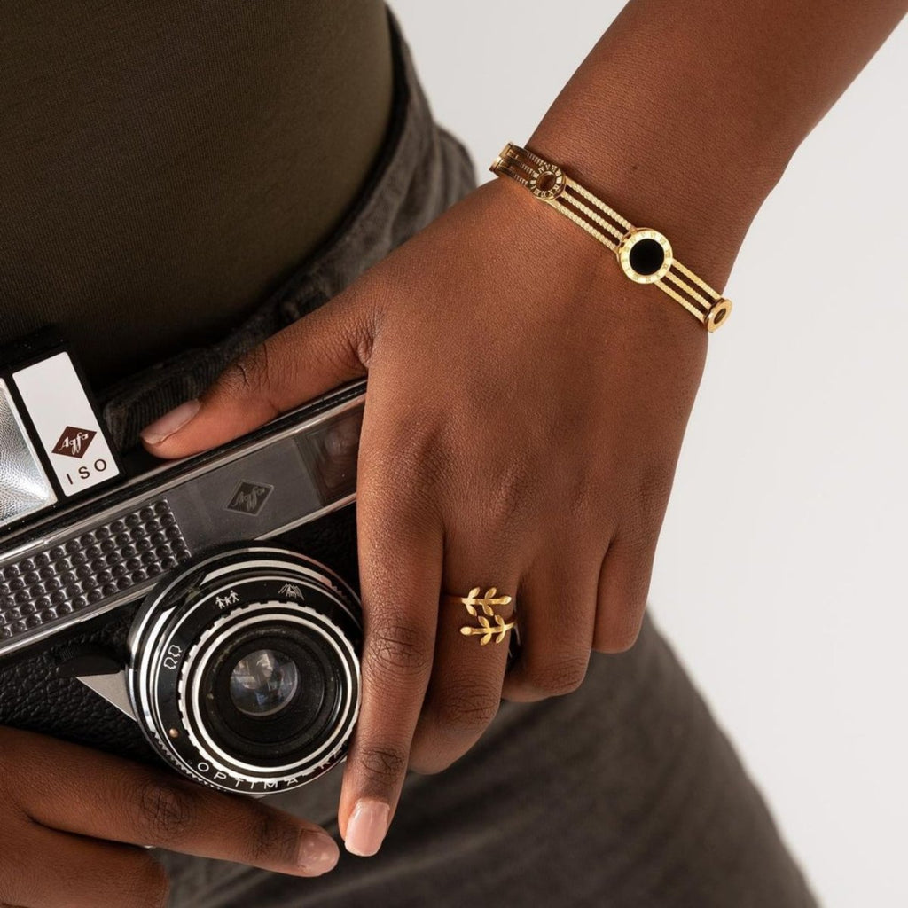 Bracelete Tríplice Ônix Banhado em Ouro 18k