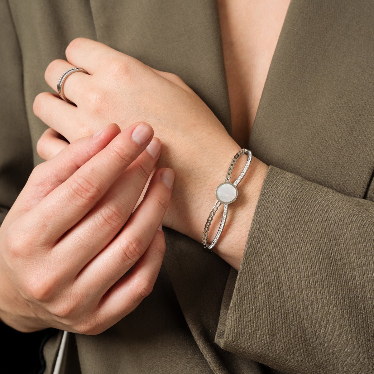 Venus Bangle | Silver